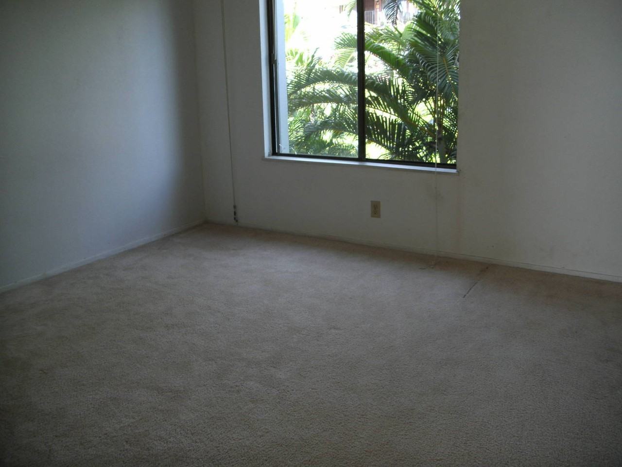 98-1710 Kaahumanu St - Photo 2 of 9