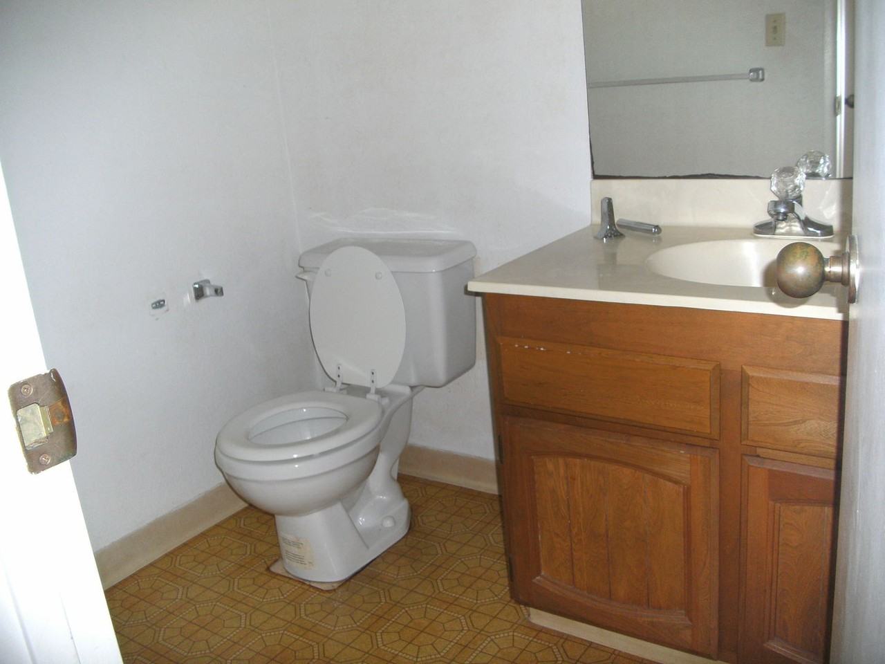 98-1710 Kaahumanu St - Photo 5 of 9