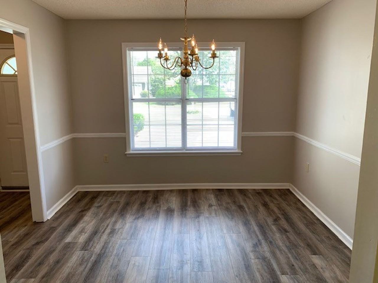 337 Sawgrass Dr - Photo 2 of 12