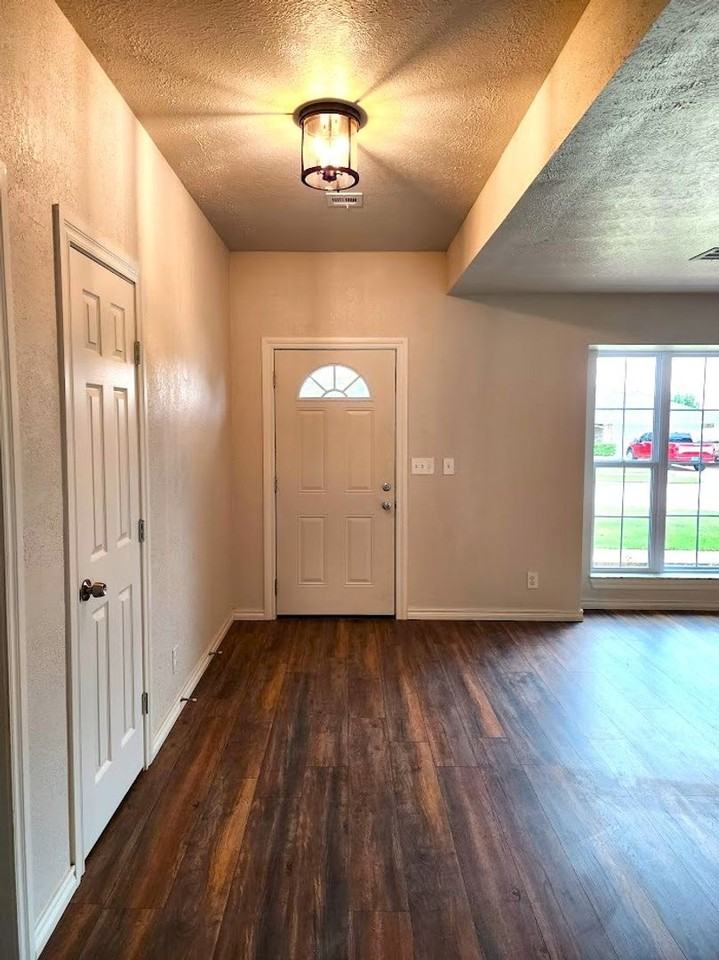 12108 Camelot Pl - Photo 3 of 50