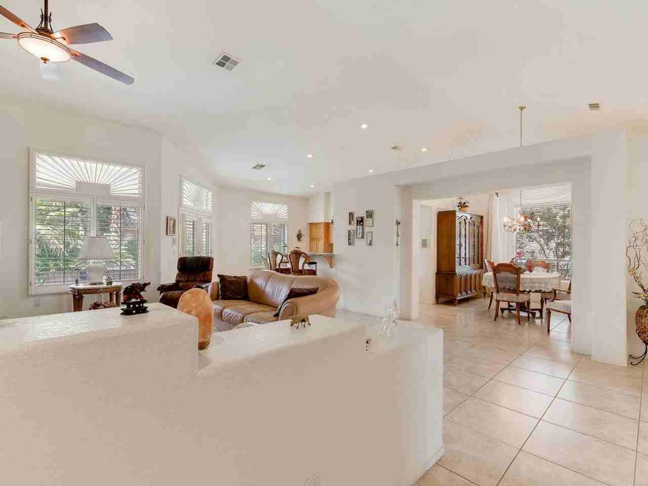 3064 Emerald Wind St - Photo 5 of 36