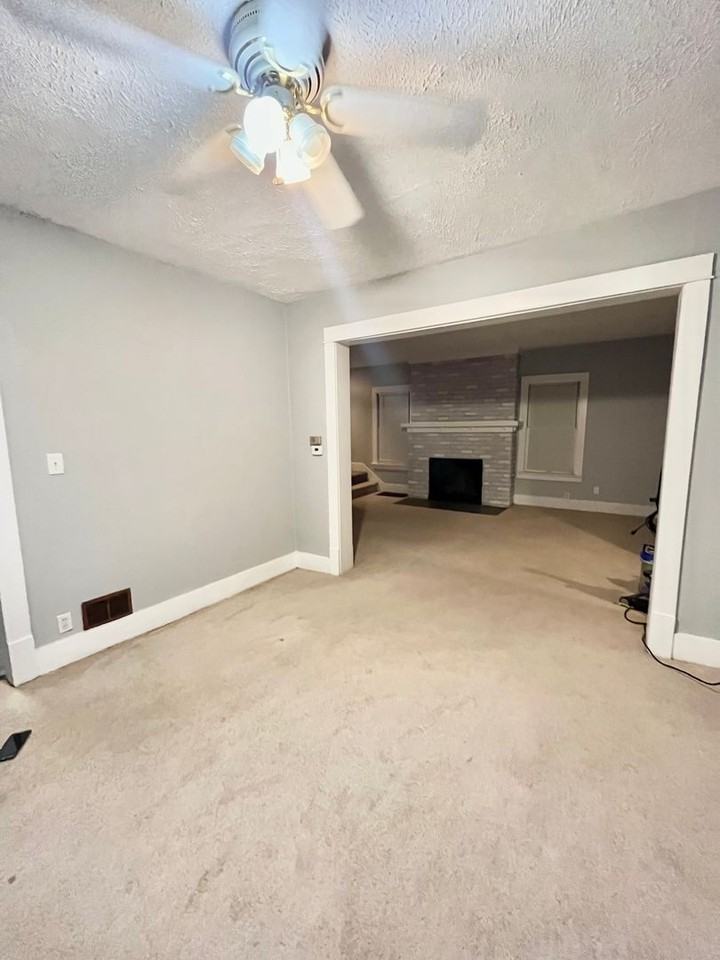 2577 Ida St - Photo 3 of 12