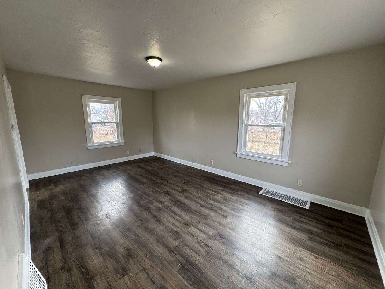 1705 7th St - Photo 2 of 9