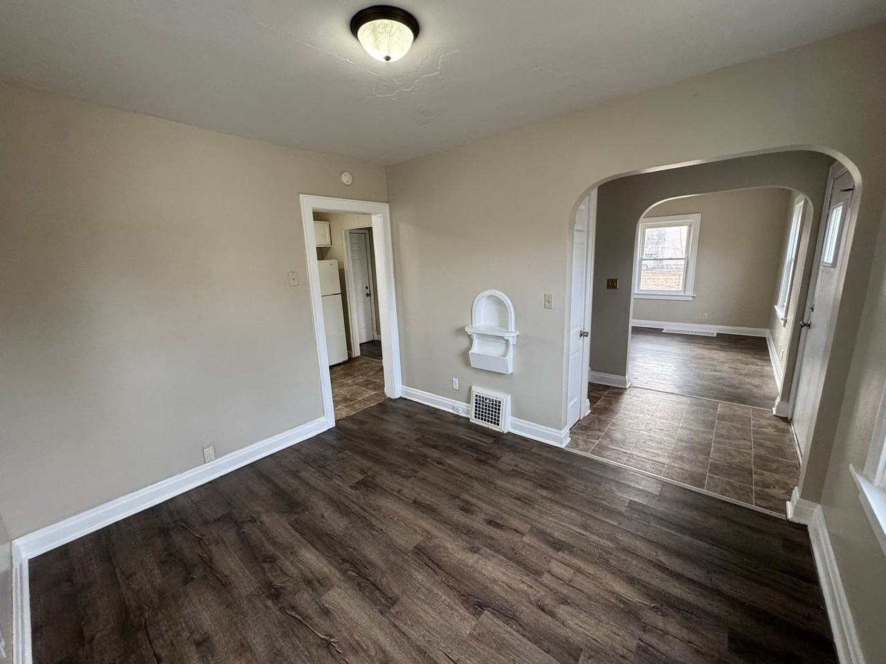 1705 7th St - Photo 3 of 9