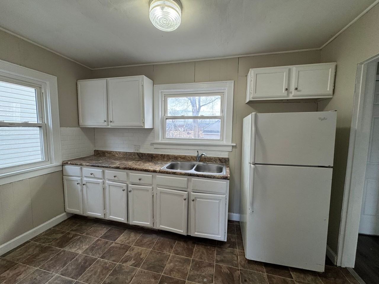 1705 7th St - Photo 5 of 9