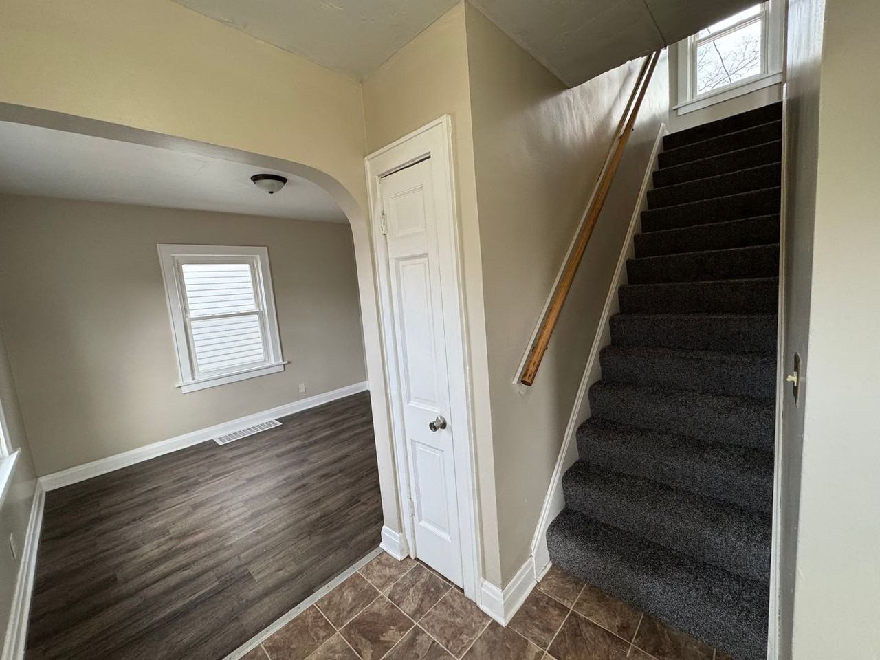 1705 7th St - Photo 6 of 9