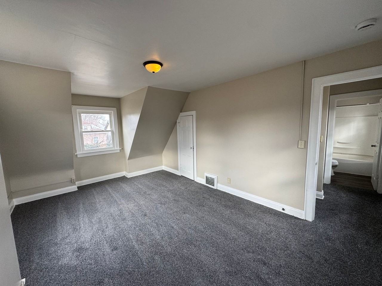 1705 7th St - Photo 7 of 9