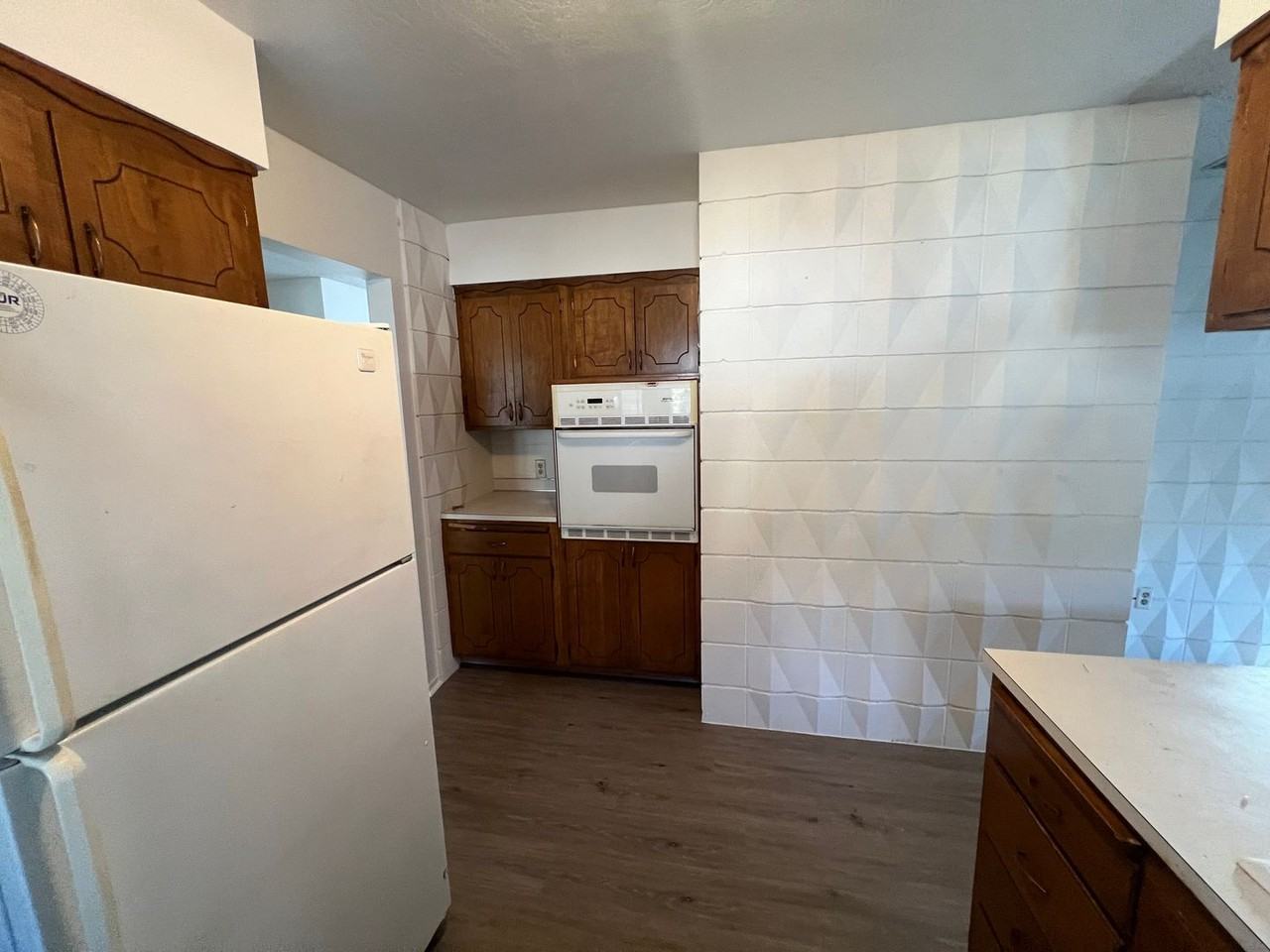 1444 Ne 10th St - Photo 3 of 14