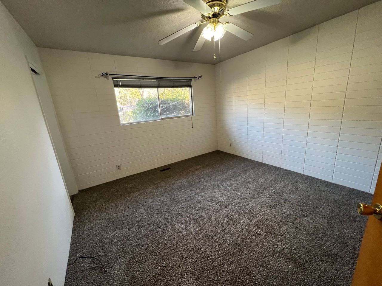 1444 Ne 10th St - Photo 6 of 14