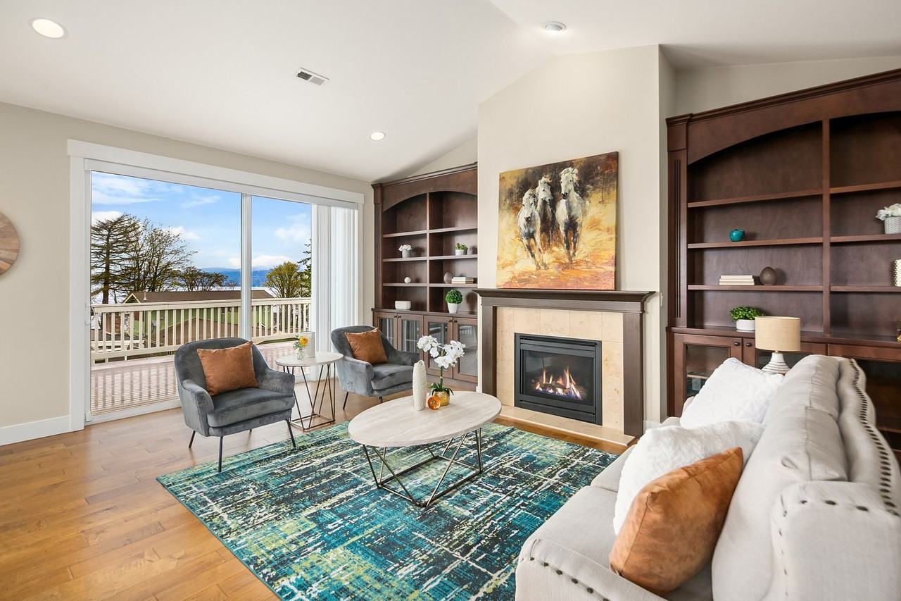 7536 S Laurel St - Photo 5 of 40