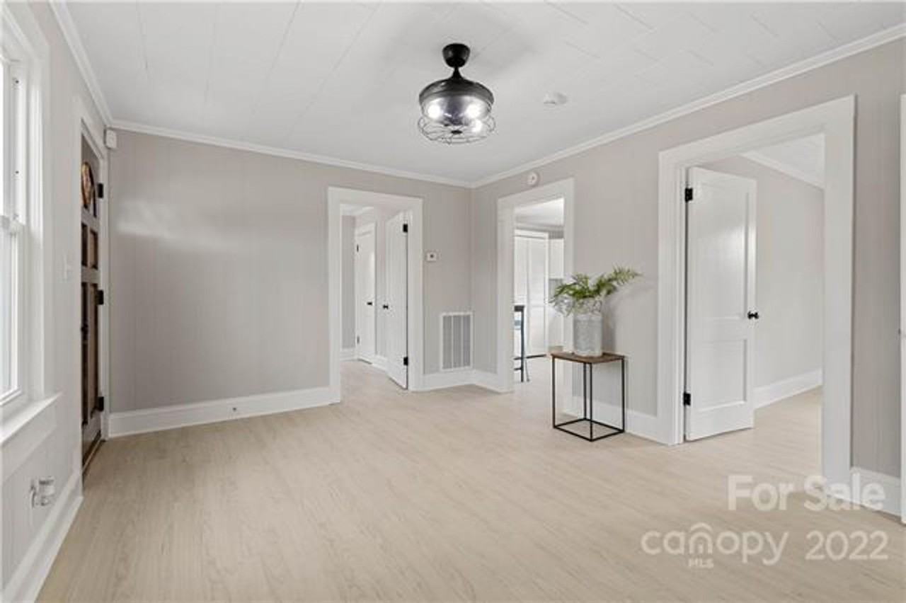 118 Moore St - Photo 3 of 13