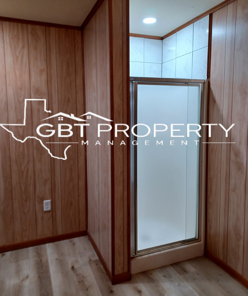 147 147 LCR 832 - Photo 2 of 17