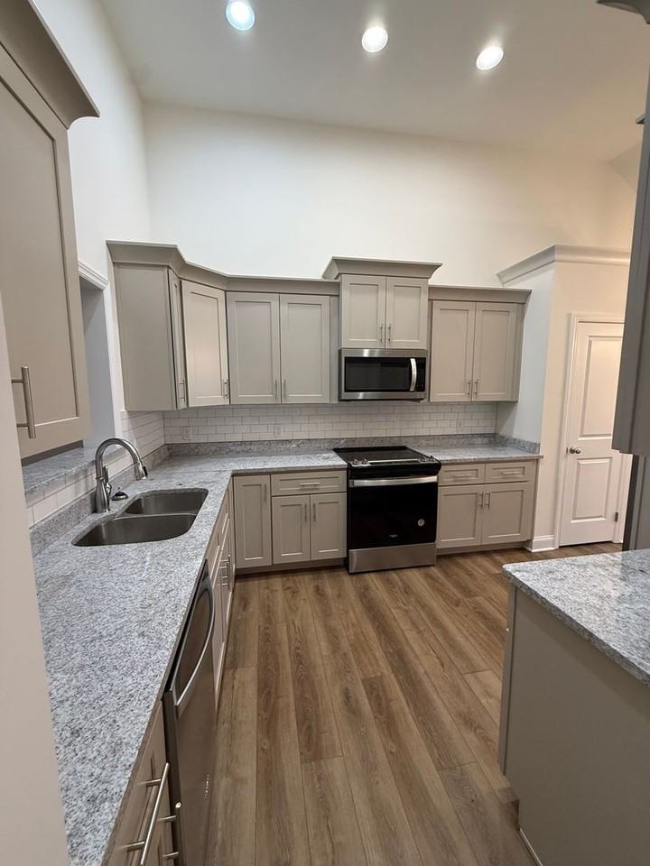 7200 Old Bug Ln - Photo 2 of 45