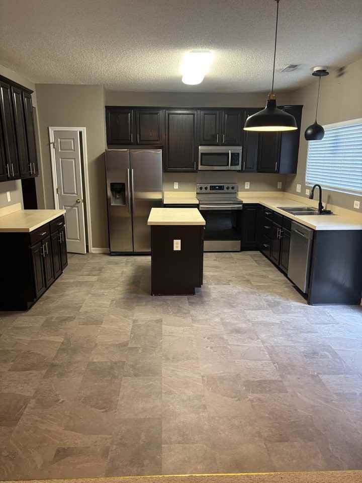 1935 Munn Pointe Dr - Photo 2 of 23