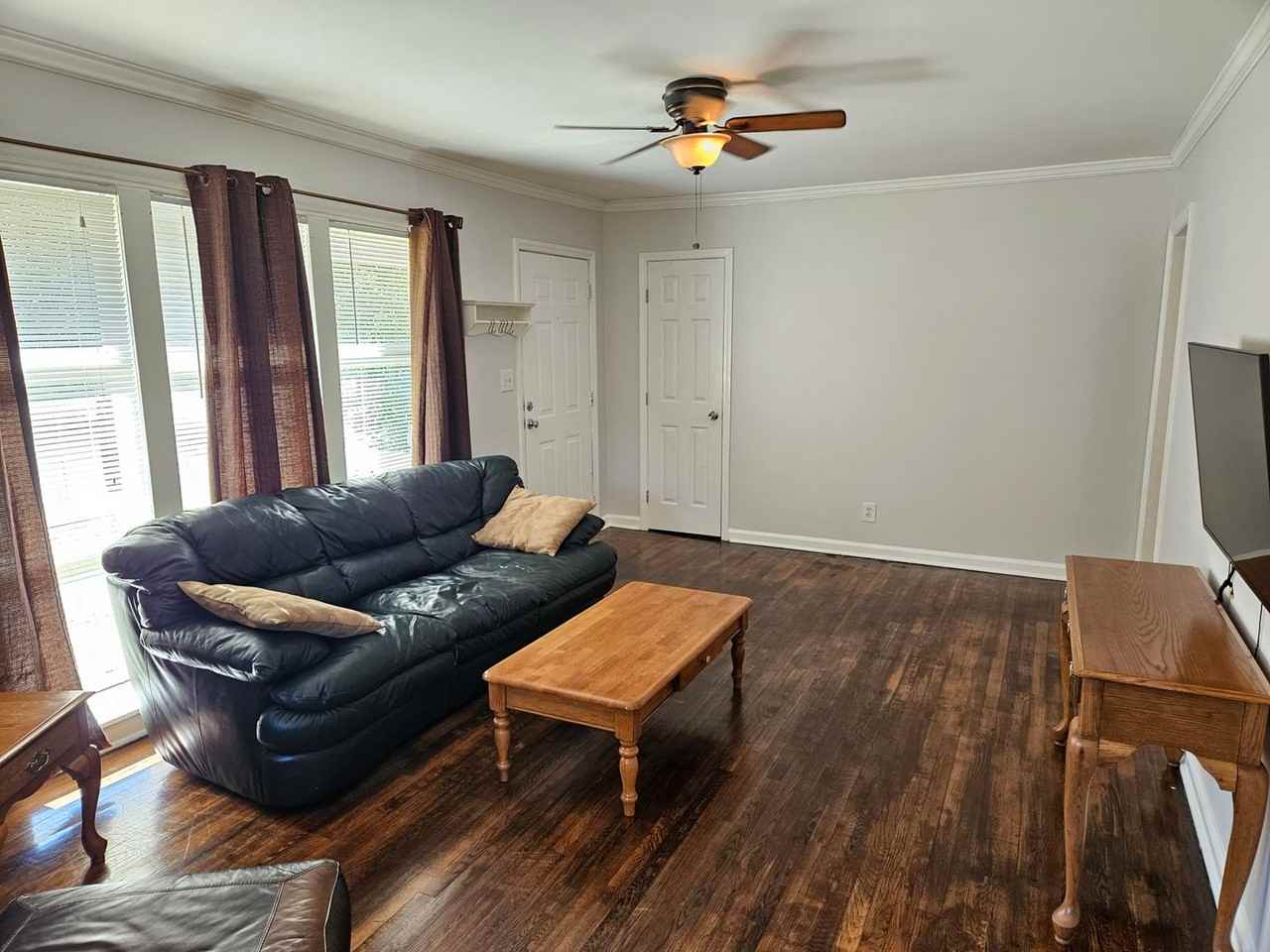 173 Nancy Dr Se - Photo 2 of 13