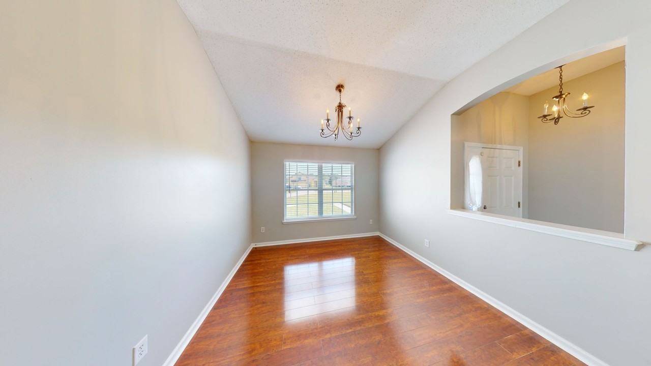 11908 Raindrop Rd - Photo 5 of 14