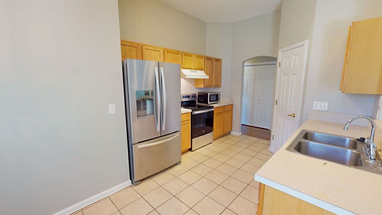 11908 Raindrop Rd - Photo 6 of 14