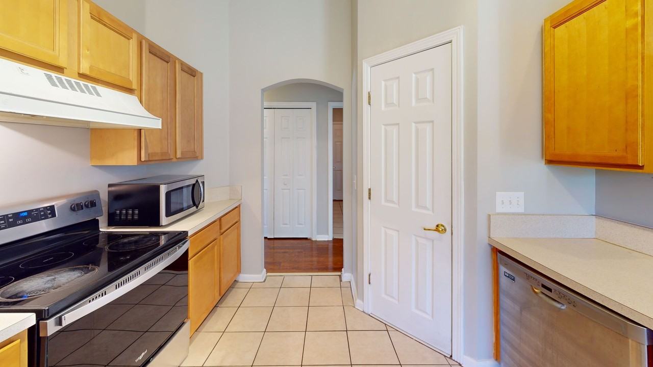 11908 Raindrop Rd - Photo 7 of 14