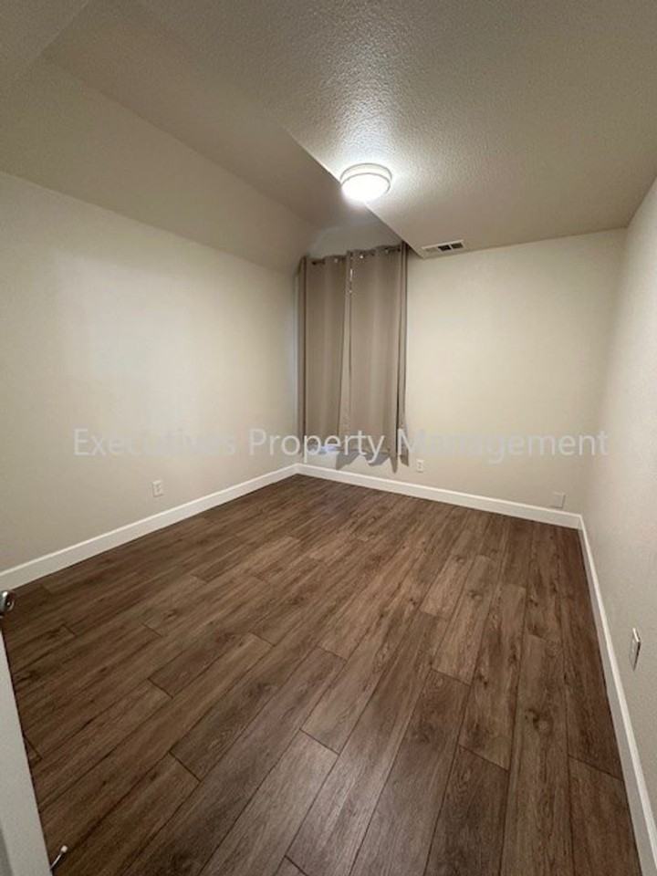 3098 Aspen St - Photo 6 of 11