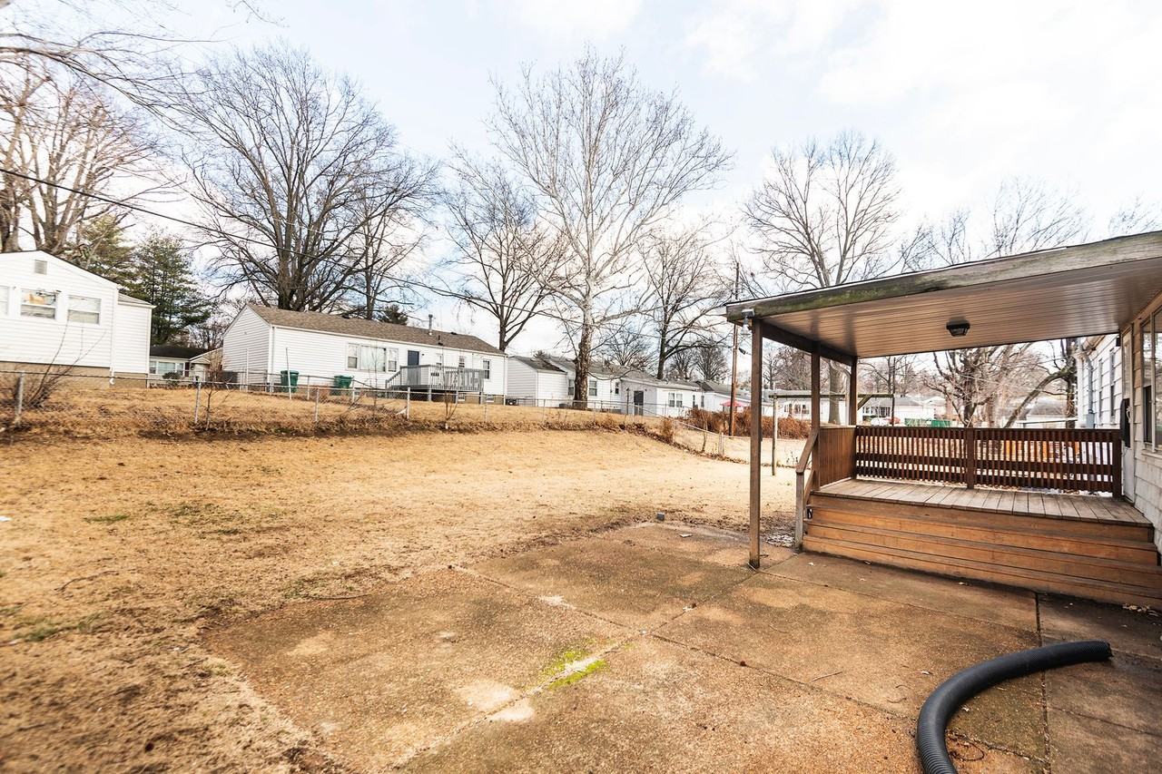 1115 Bakewell Dr - Photo 4 of 23