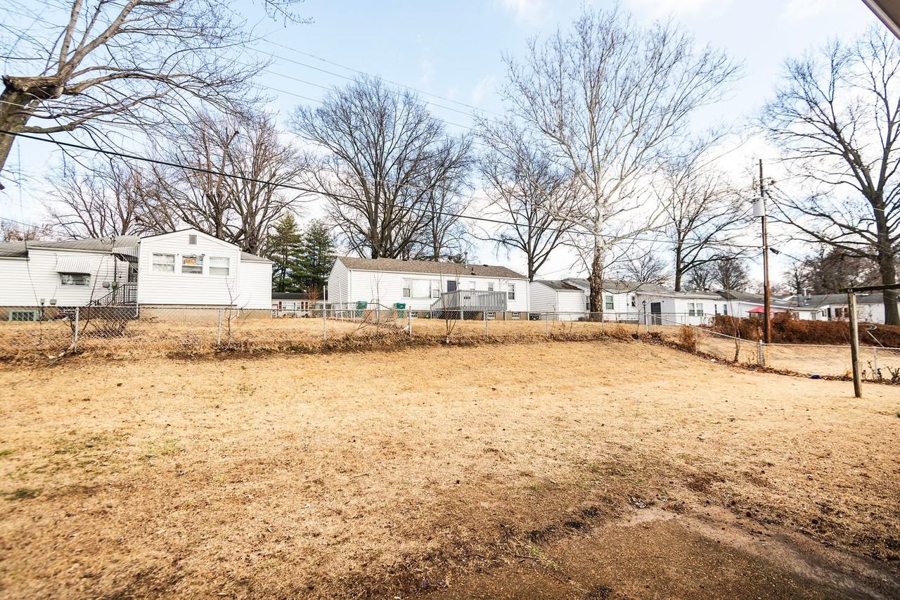 1115 Bakewell Dr - Photo 6 of 23