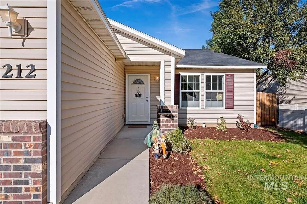 212 E Havasupai St - Photo 2 of 31