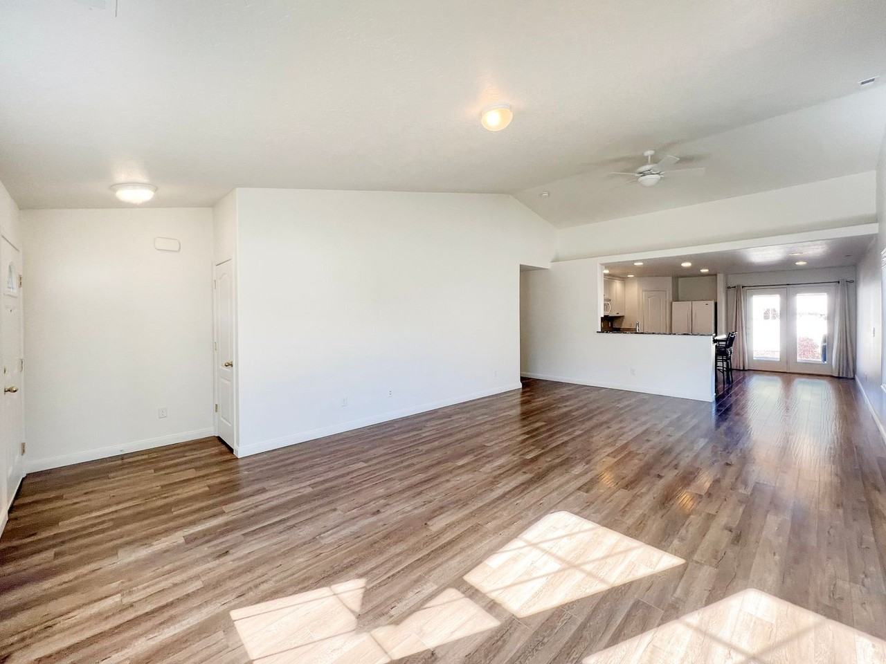 212 E Havasupai St - Photo 4 of 31