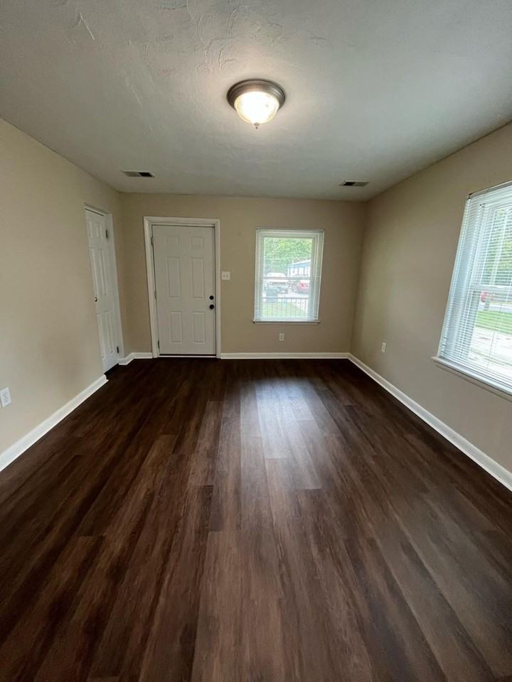 317 Bellevue Ave - Photo 3 of 6