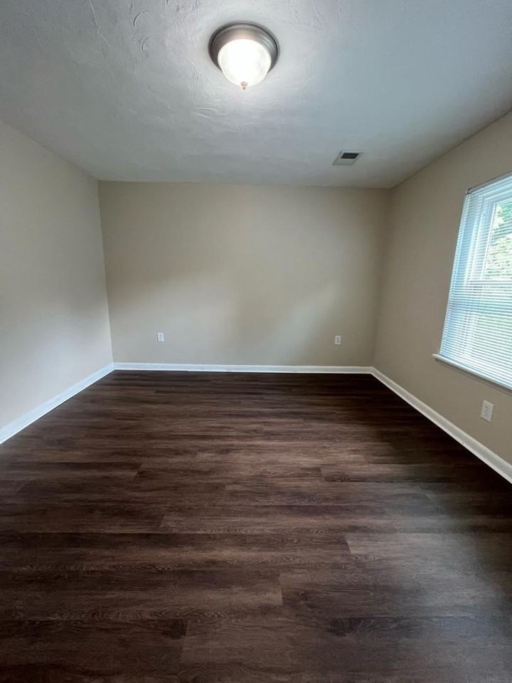 317 Bellevue Ave - Photo 4 of 6