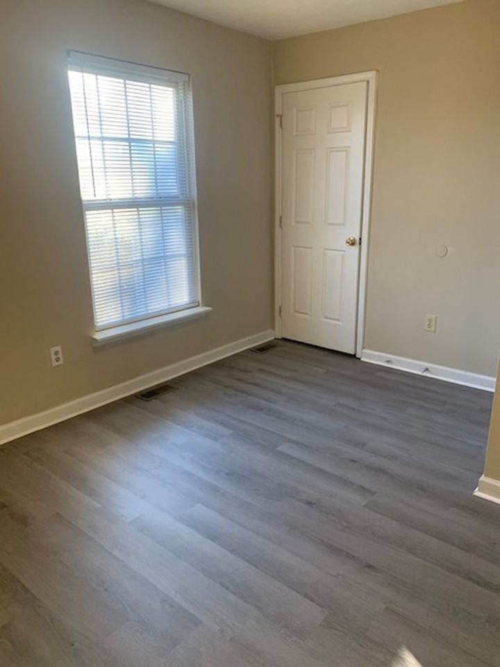 112 Floyd Ct - Photo 7 of 11