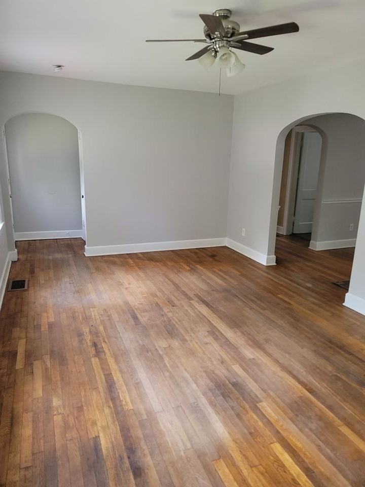 1411 Hill St - Photo 4 of 20