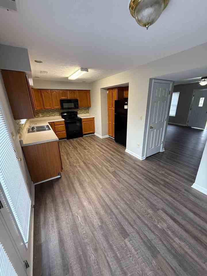 223 Tan Bark Dr - Photo 4 of 17