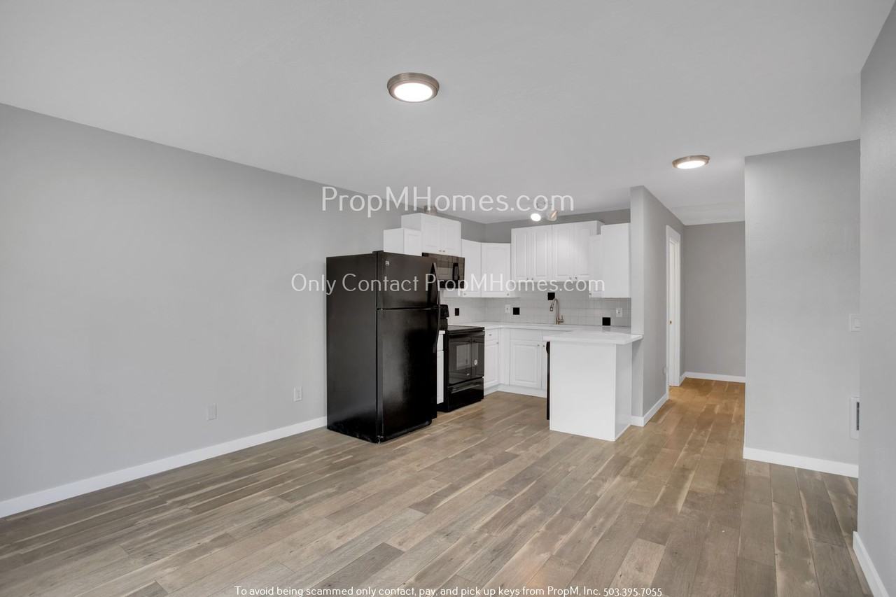 7307 Se 76th Ave #B - Photo 3 of 15