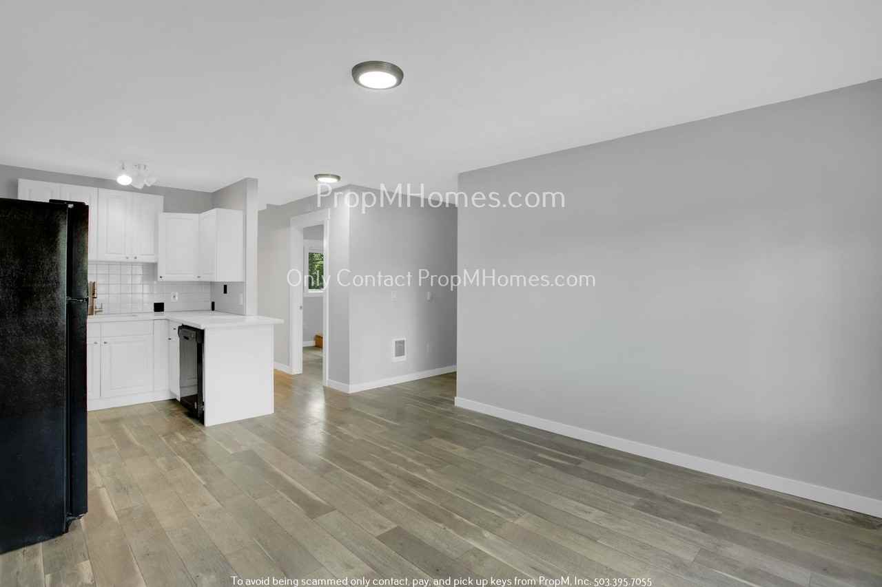 7307 Se 76th Ave #B - Photo 5 of 15