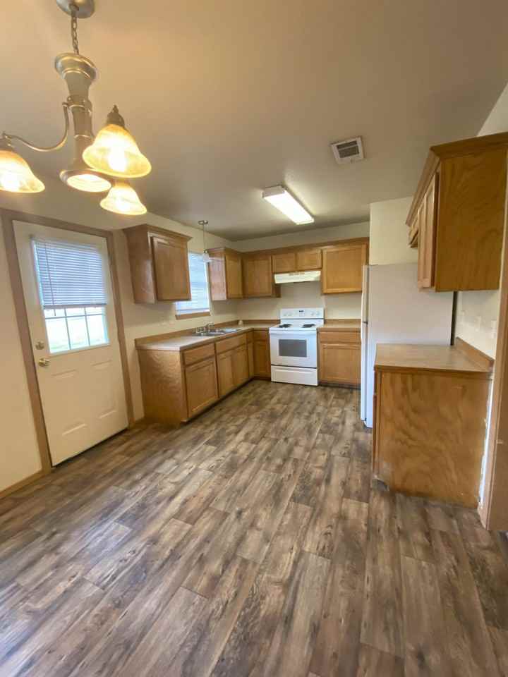 302-316 Dawson - Photo 2 of 6