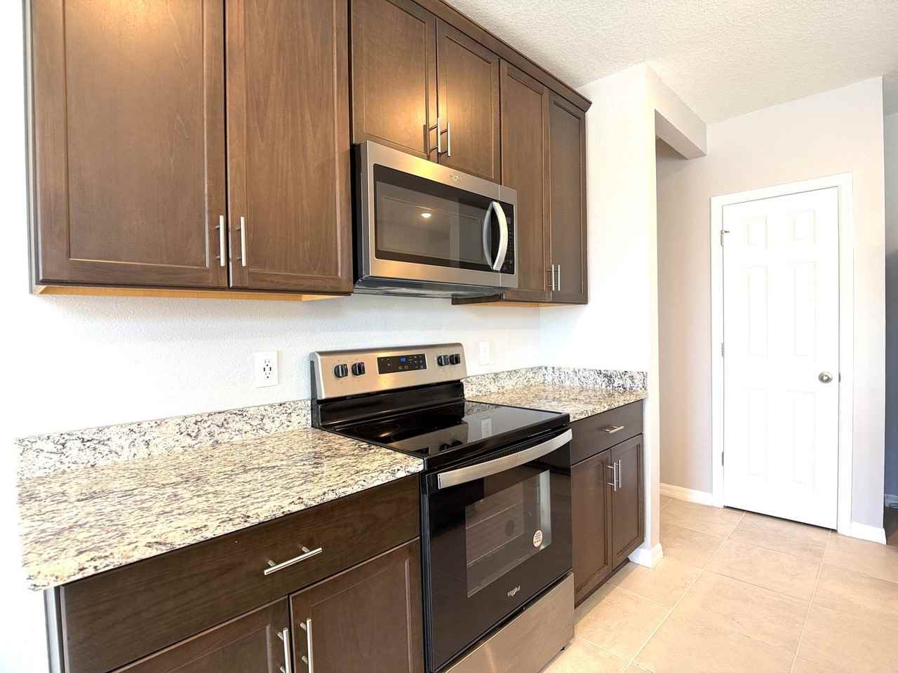 3063 Laurel Oak Ln - Photo 4 of 42