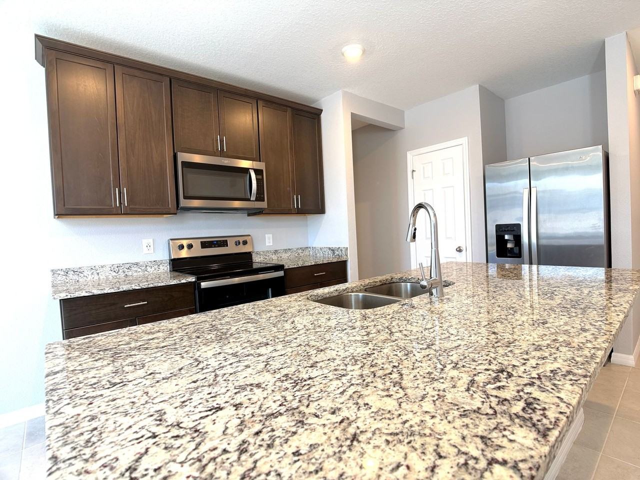 3063 Laurel Oak Ln - Photo 5 of 42