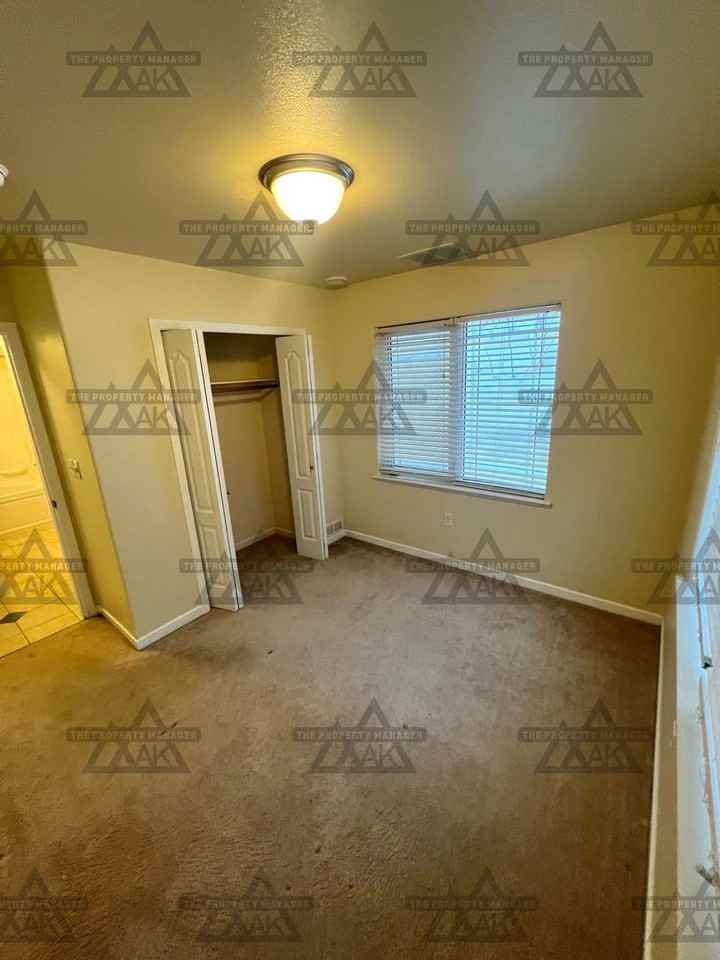 783 Foxview Rd - Photo 6 of 22