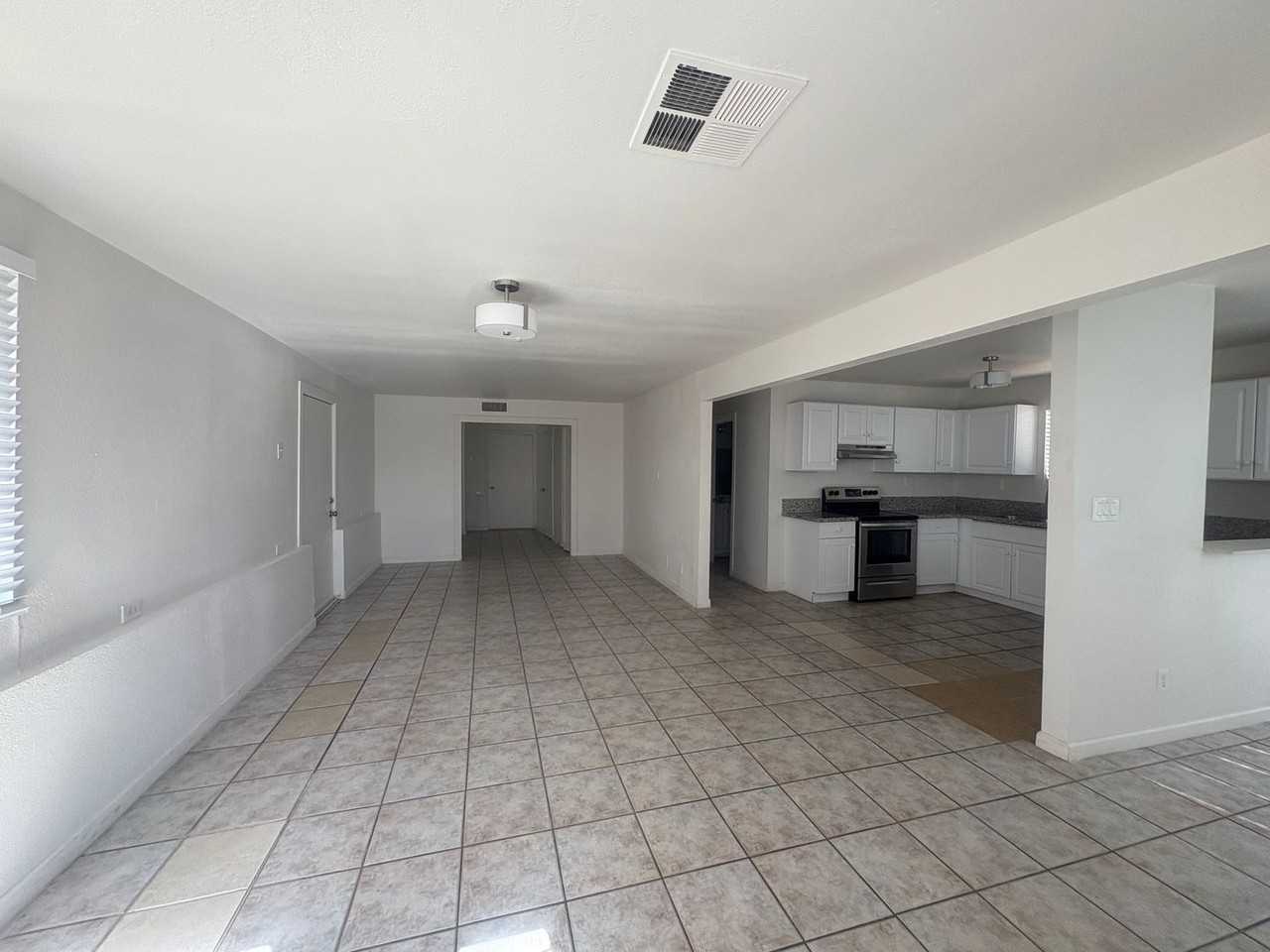 2642 E Kings Ave - Photo 7 of 23