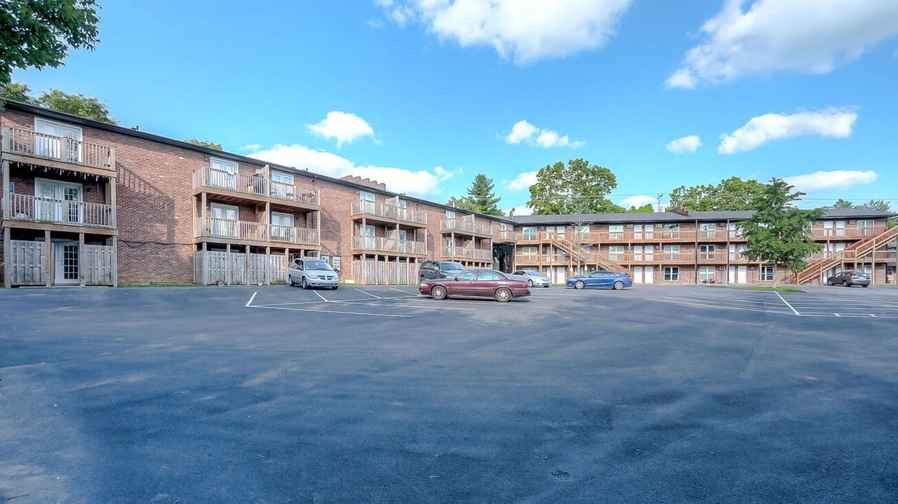 2017 - 2021 Cambridge Drive - Photo 4 of 7