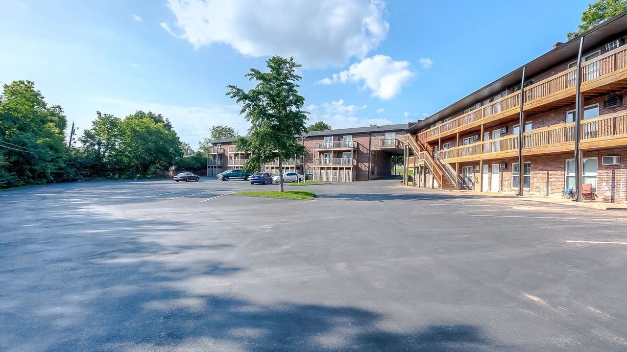 2017 - 2021 Cambridge Drive - Photo 6 of 7