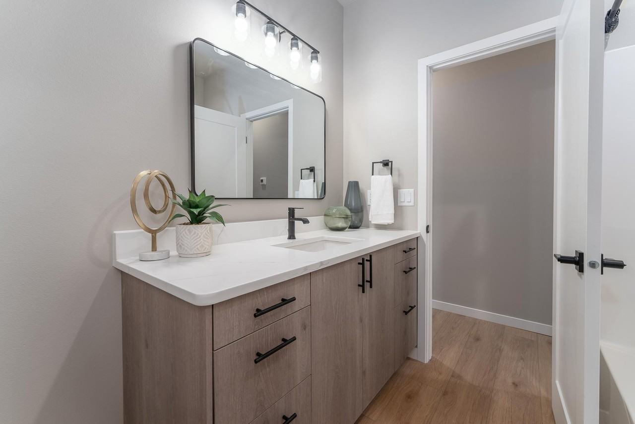 517 Oxford Ave #517 - Photo 5 of 22