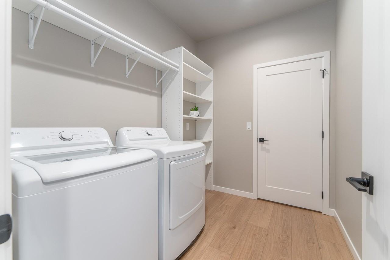 517 Oxford Ave #517 - Photo 6 of 22