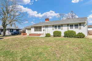 featured image of 220 Ivanhoe Way