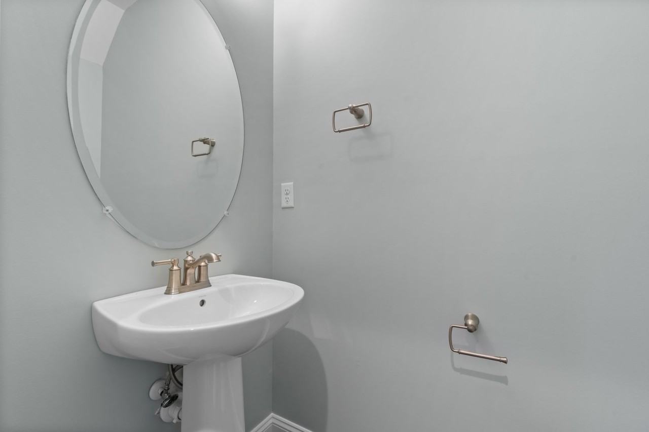 930 Olmstead St - Photo 3 of 18