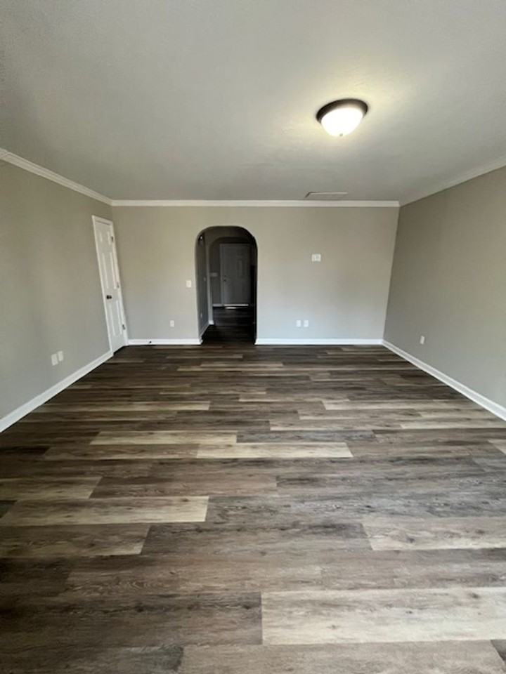 820 Charles Ave - Photo 2 of 20