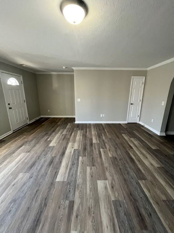 820 Charles Ave - Photo 3 of 20