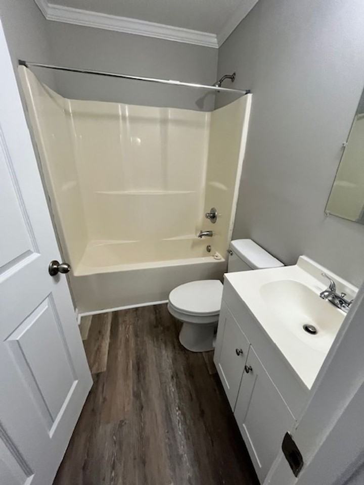 820 Charles Ave - Photo 5 of 20