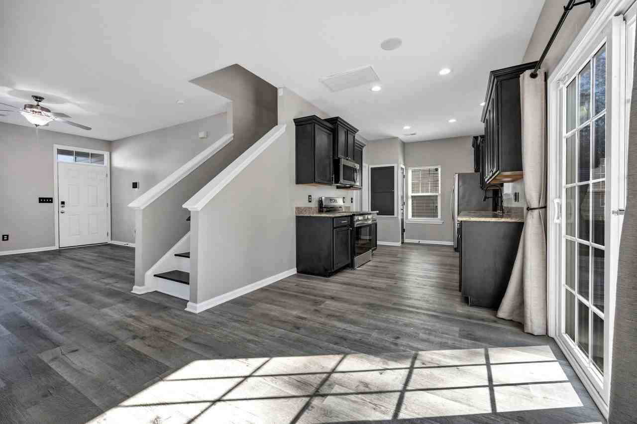 500 Spanish Leaf Ln - Photo 7 of 30