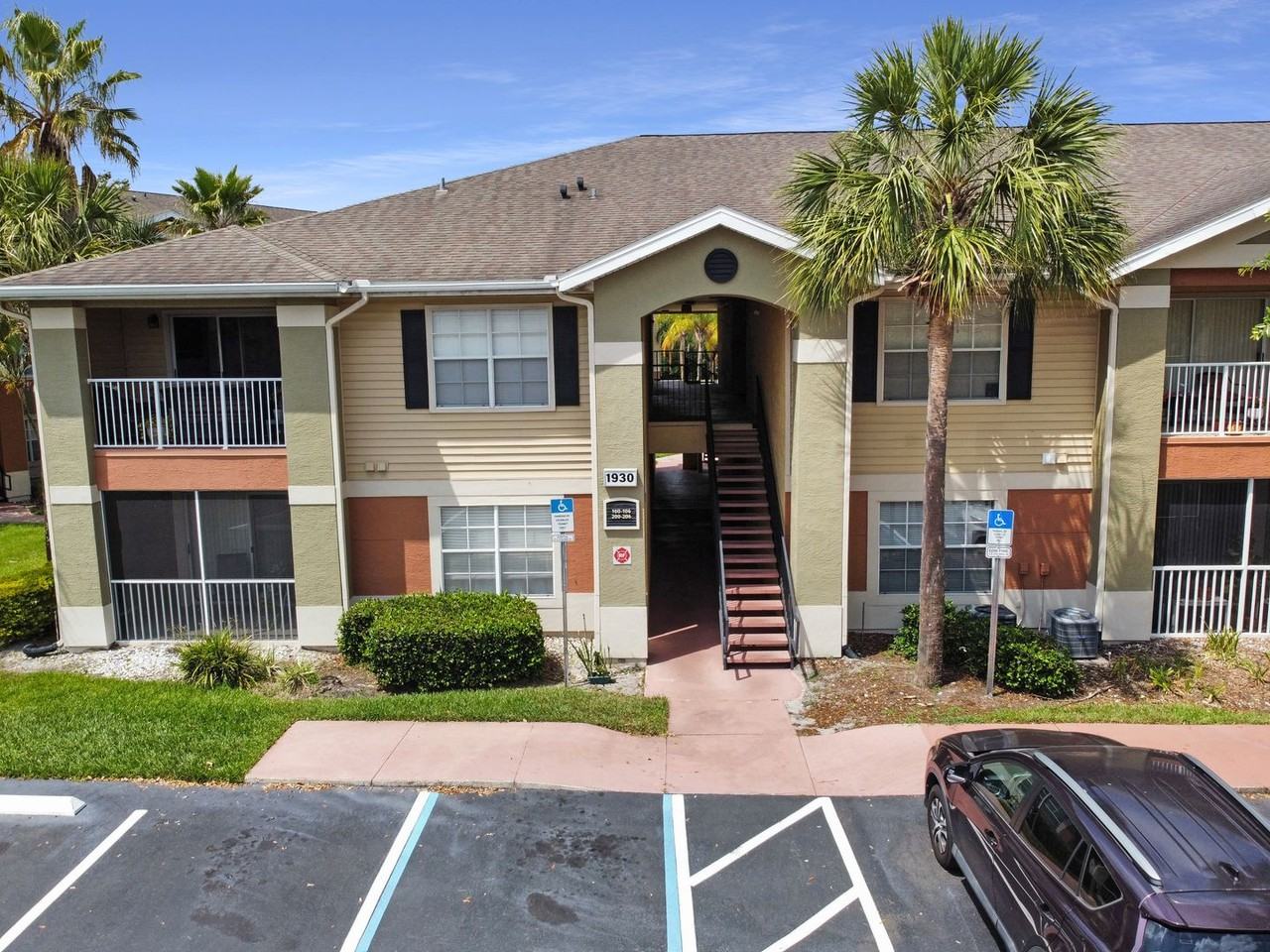 1930 Summer Club Dr - Photo 5 of 20